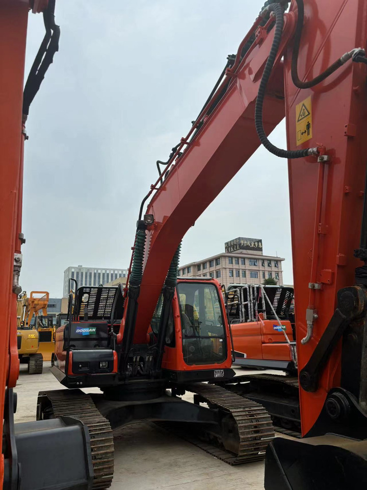 DOOSAN dx225 excavator original hot sale - Гусеничный экскаватор: фото 3 DOOSAN dx225 excavator original hot sale - Гусеничный экскаватор: фото 3