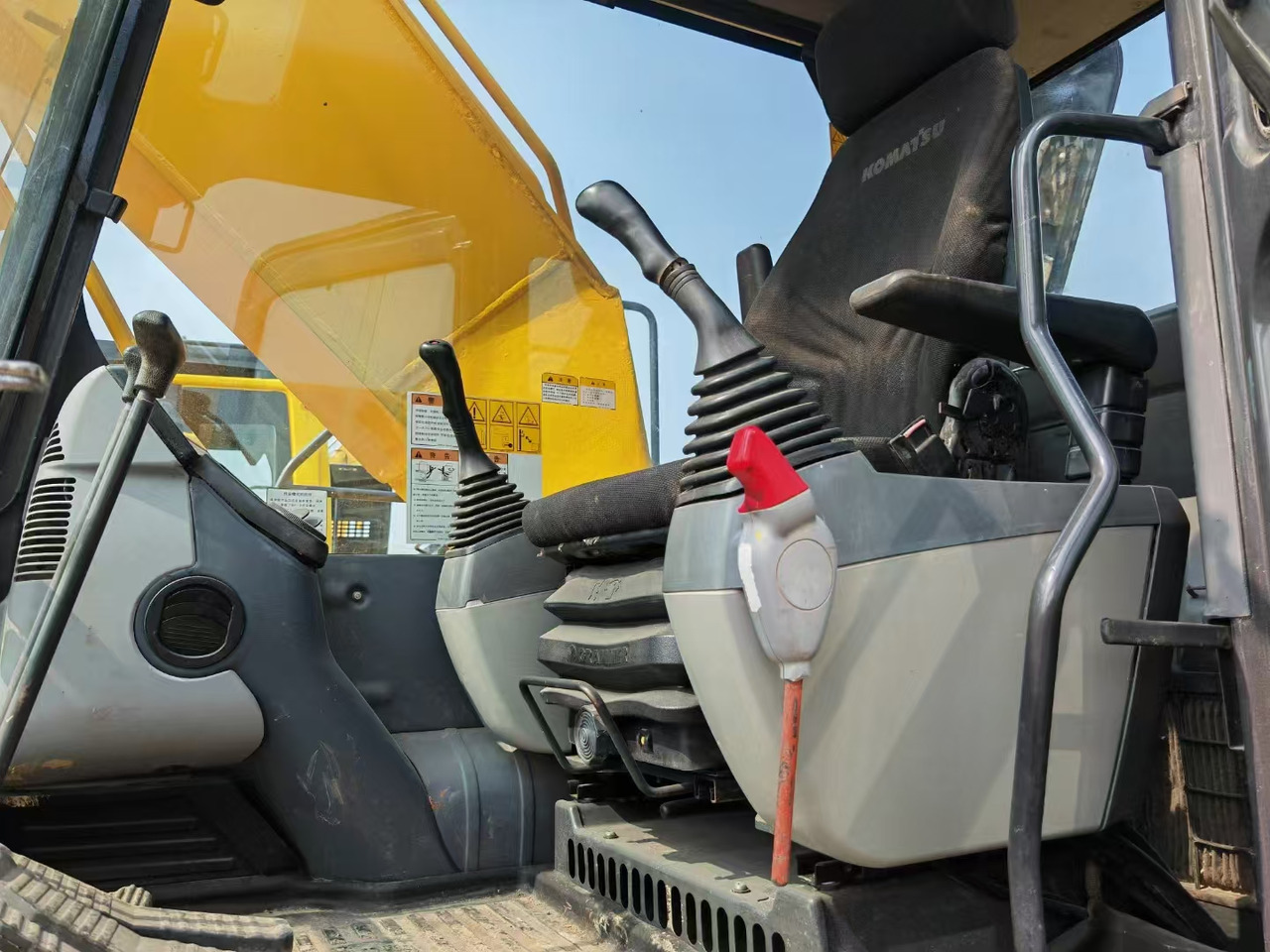 KOMATSU pc210-8 used crawler excavator japan brand hot sale - Гусеничный экскаватор: фото 2 KOMATSU pc210-8 used crawler excavator japan brand hot sale - Гусеничный экскаватор: фото 2