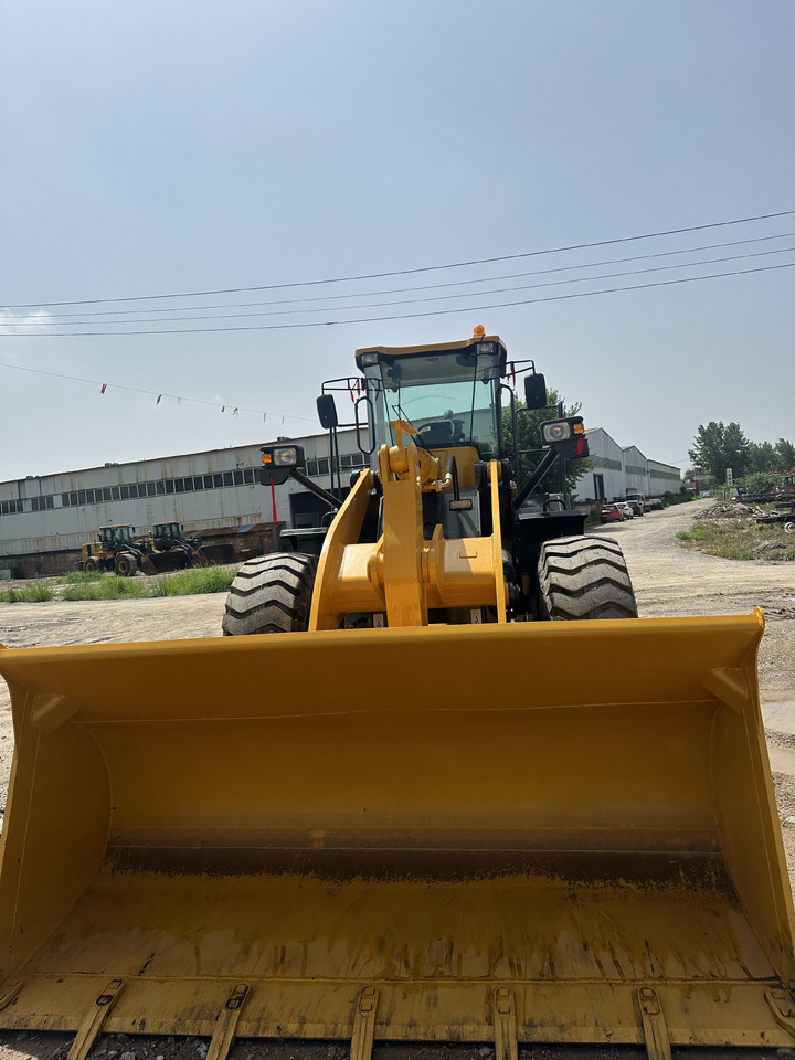 SDLG L958F China brand low price 5 ton class front loader strong power - Колёсный погрузчик: фото 2 SDLG L958F China brand low price 5 ton class front loader strong power - Колёсный погрузчик: фото 2