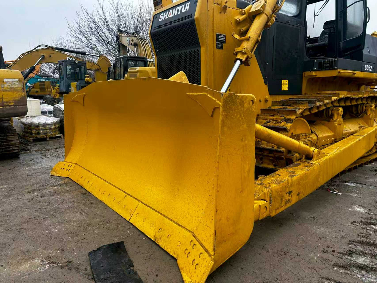 SHANTUI SD32 used bulldozer famous china brand for sale - Бульдозер: фото 2 SHANTUI SD32 used bulldozer famous china brand for sale - Бульдозер: фото 2