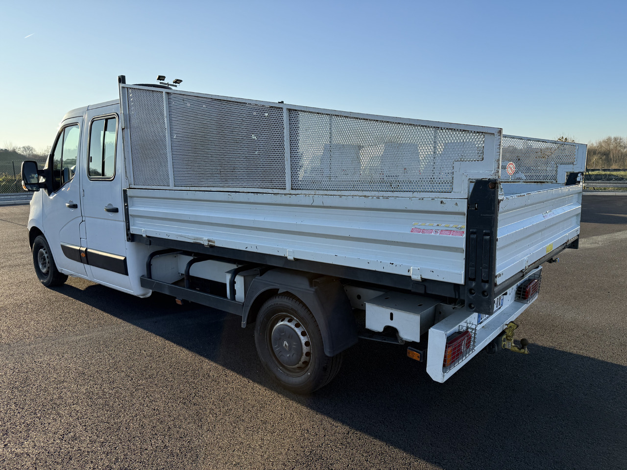 Малотоннажный самосвал RENAULT MASTER 2.3DCI125 BENNE ACIER DOUBLE CABINE ROUE SIMPLE + REHAUSSE DE RIDELLE: фото 8 Малотоннажный самосвал RENAULT MASTER 2.3DCI125 BENNE ACIER DOUBLE CABINE ROUE SIMPLE + REHAUSSE DE RIDELLE: фото 8