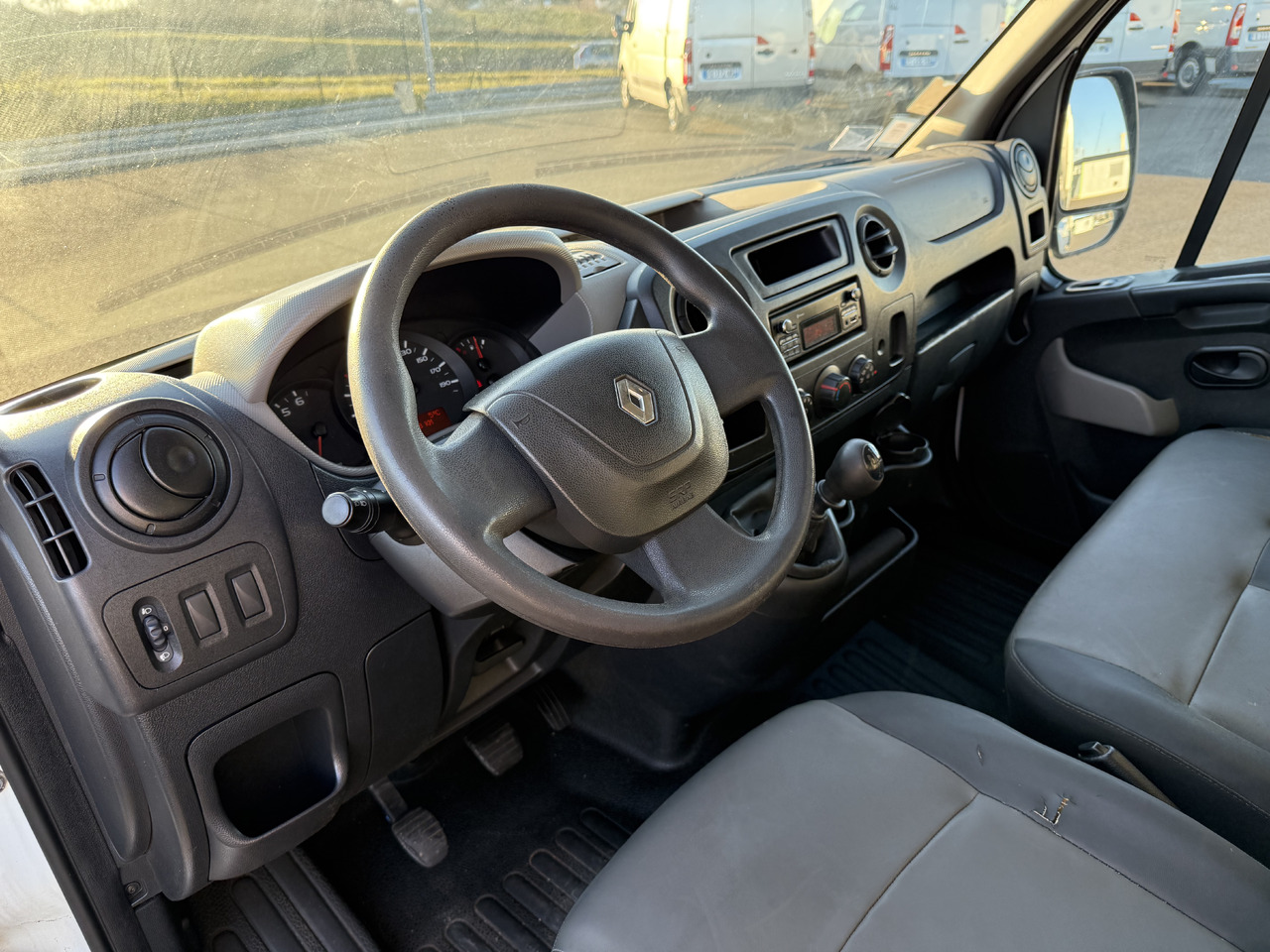 Малотоннажный самосвал RENAULT MASTER 2.3DCI125 BENNE ACIER DOUBLE CABINE ROUE SIMPLE + REHAUSSE DE RIDELLE: фото 12 Малотоннажный самосвал RENAULT MASTER 2.3DCI125 BENNE ACIER DOUBLE CABINE ROUE SIMPLE + REHAUSSE DE RIDELLE: фото 12