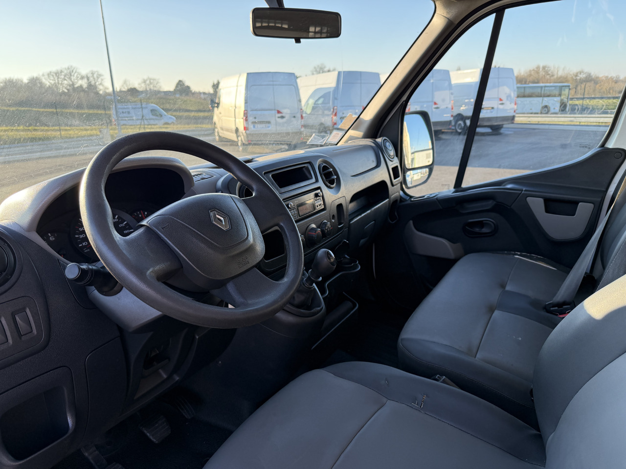 Малотоннажный самосвал RENAULT MASTER 2.3DCI125 BENNE ACIER DOUBLE CABINE ROUE SIMPLE + REHAUSSE DE RIDELLE: фото 11 Малотоннажный самосвал RENAULT MASTER 2.3DCI125 BENNE ACIER DOUBLE CABINE ROUE SIMPLE + REHAUSSE DE RIDELLE: фото 11