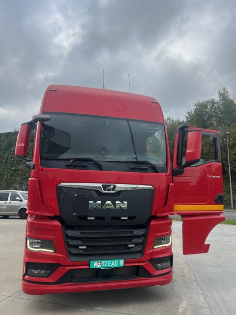 Автовоз для транспортировки тяжёлой техники MAN: фото 8