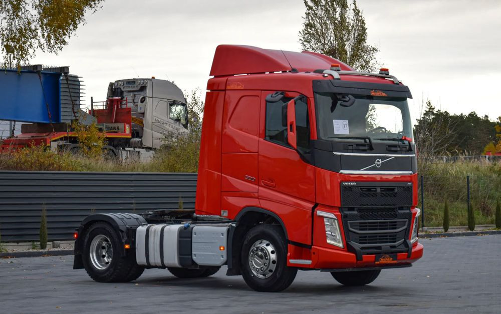 Volvo FH500 / NISKA KABINA / HYDRAULIKA / EURO 6 / ACC / LEDY / ALUFELGI / SERWISOWANY / SPROWADZONY - Тягач: фото 3 Volvo FH500 / NISKA KABINA / HYDRAULIKA / EURO 6 / ACC / LEDY / ALUFELGI / SERWISOWANY / SPROWADZONY - Тягач: фото 3
