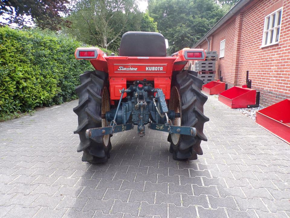 Kleintraktor Kubota ZL1-185 - Минитрактор: фото 5 Kleintraktor Kubota ZL1-185 - Минитрактор: фото 5