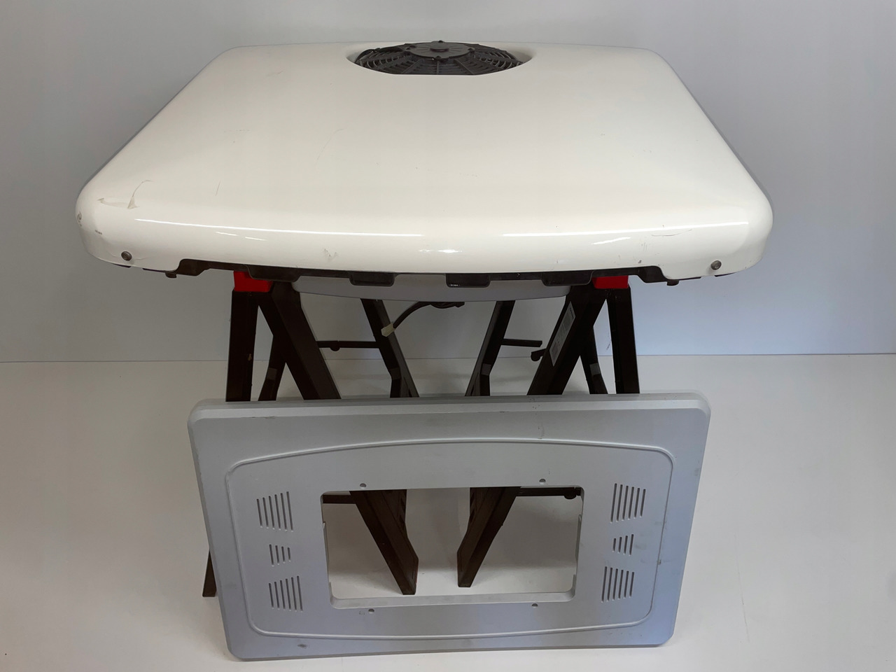 KLIMATYZACJA SLIMCOOL FACTORY PREP DAF MAN SCANIA - Компрессор кондиционера для Грузовиков: фото 1 KLIMATYZACJA SLIMCOOL FACTORY PREP DAF MAN SCANIA - Компрессор кондиционера для Грузовиков: фото 1