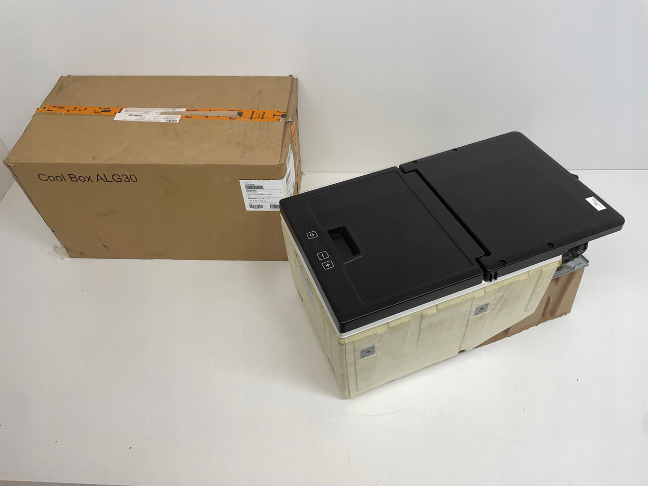 LODÓWKA CHŁODZIARKA MAN TGS TGL TGM 3 TGS3 EURO 6 81639106400 - Кабина и интерьер для Грузовиков: фото 2 LODÓWKA CHŁODZIARKA MAN TGS TGL TGM 3 TGS3 EURO 6 81639106400 - Кабина и интерьер для Грузовиков: фото 2