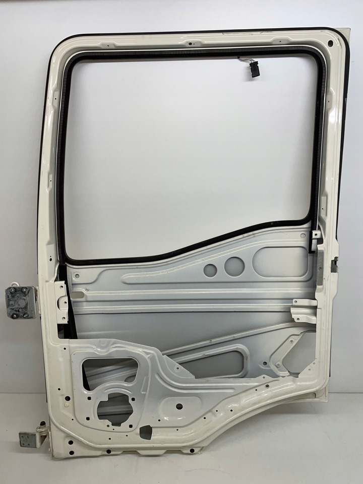 PRAWE DRZWI MAN TGS3 TGS 3 TGS-3 TGL TGM - Дверь и запчасти для Грузовиков: фото 4 PRAWE DRZWI MAN TGS3 TGS 3 TGS-3 TGL TGM - Дверь и запчасти для Грузовиков: фото 4