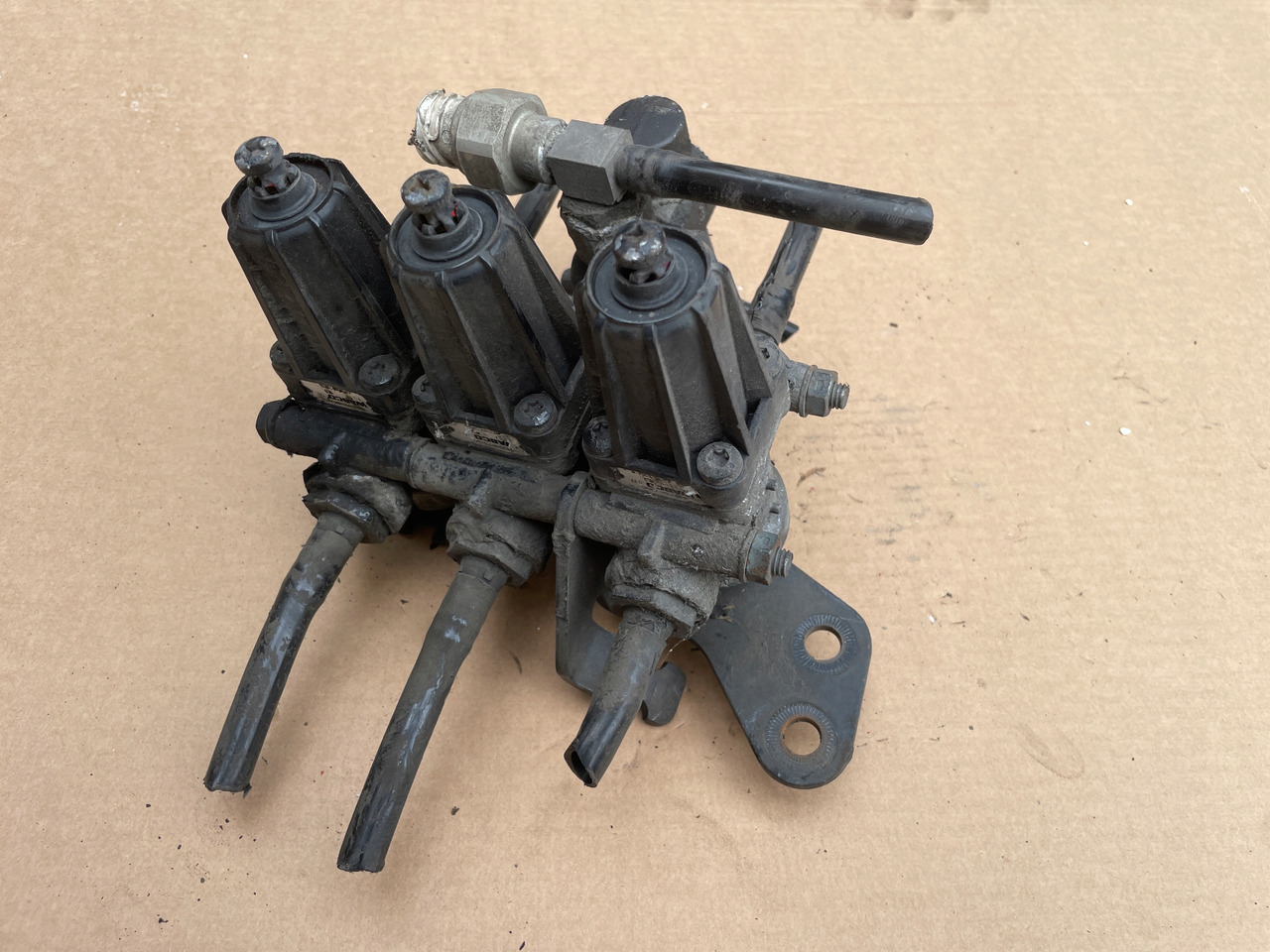 ZAWÓR REDUKCUJNY REDUKTOR CIŚNIENIA MAN TGA TGX TGS 4750103000 - Воздушная подвеска для Грузовиков: фото 1 ZAWÓR REDUKCUJNY REDUKTOR CIŚNIENIA MAN TGA TGX TGS 4750103000 - Воздушная подвеска для Грузовиков: фото 1