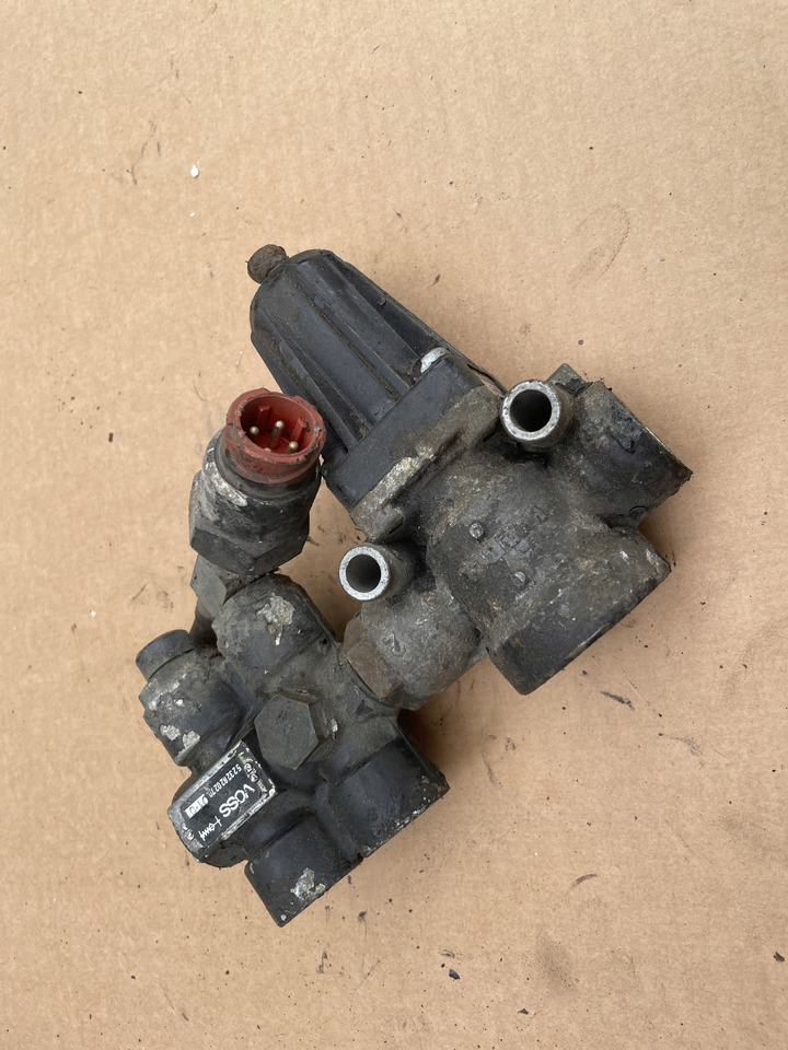 ZAWÓR REDUKCUJNY REDUKTOR CIŚNIENIA MAN TGA TGX TGS 4750103000 - Воздушная подвеска для Грузовиков: фото 2 ZAWÓR REDUKCUJNY REDUKTOR CIŚNIENIA MAN TGA TGX TGS 4750103000 - Воздушная подвеска для Грузовиков: фото 2