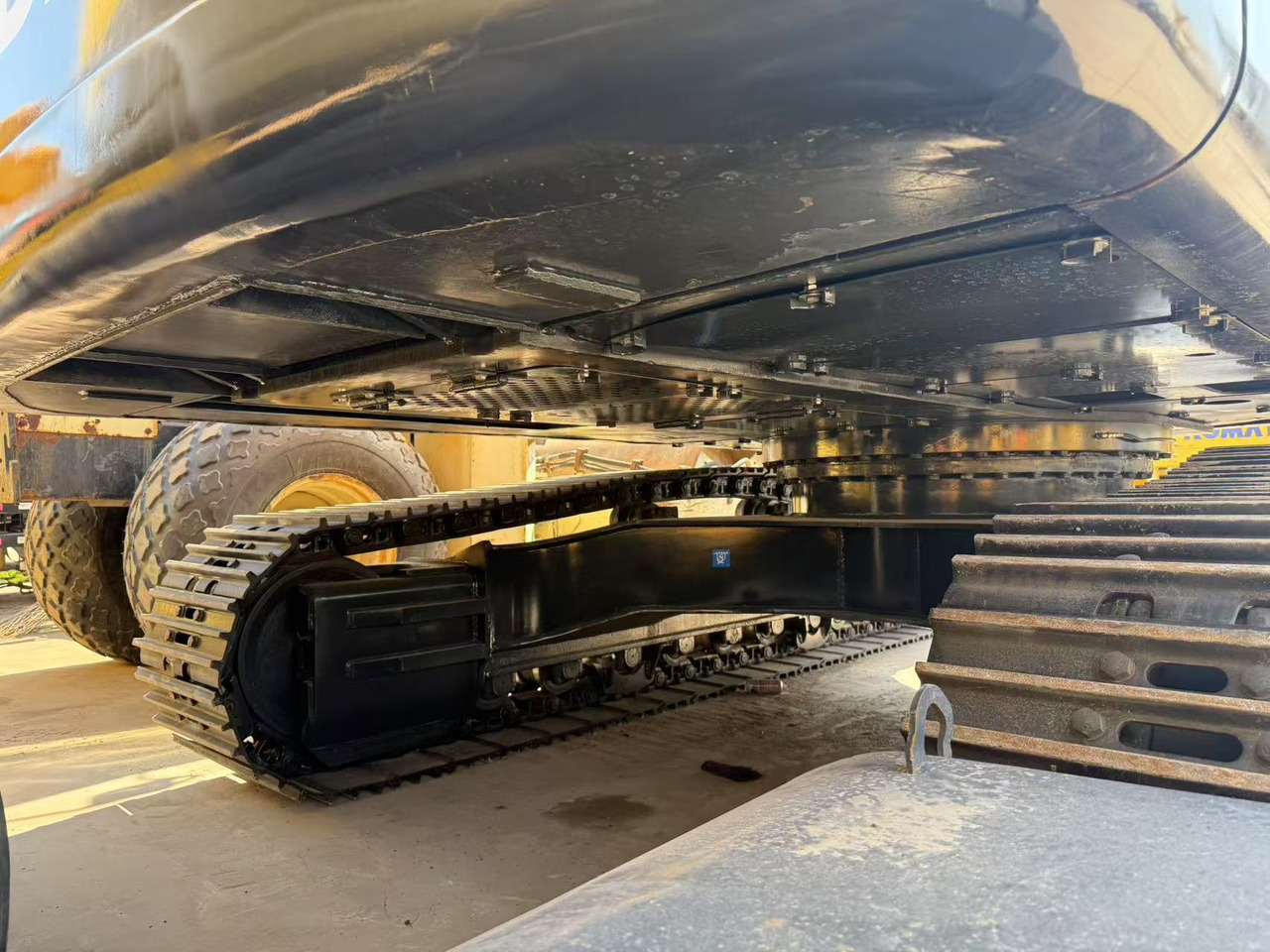 HYUNDAI R300LC-9T - Гусеничный экскаватор: фото 4 HYUNDAI R300LC-9T - Гусеничный экскаватор: фото 4