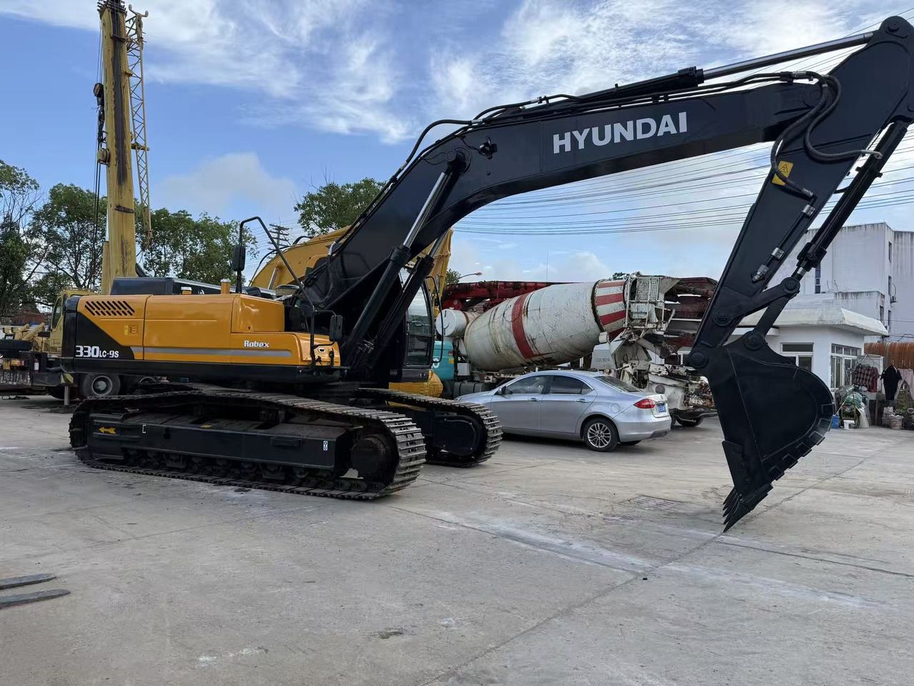 HYUNDAI R330LC-9S - Гусеничный экскаватор: фото 1 HYUNDAI R330LC-9S - Гусеничный экскаватор: фото 1