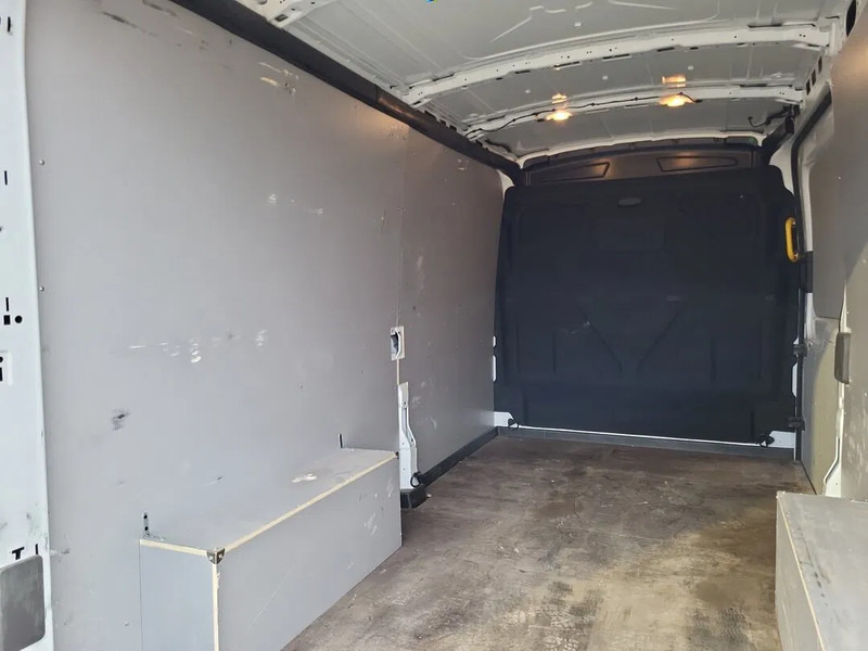 Ford Transit - Цельнометаллический фургон: фото 4 Ford Transit - Цельнометаллический фургон: фото 4