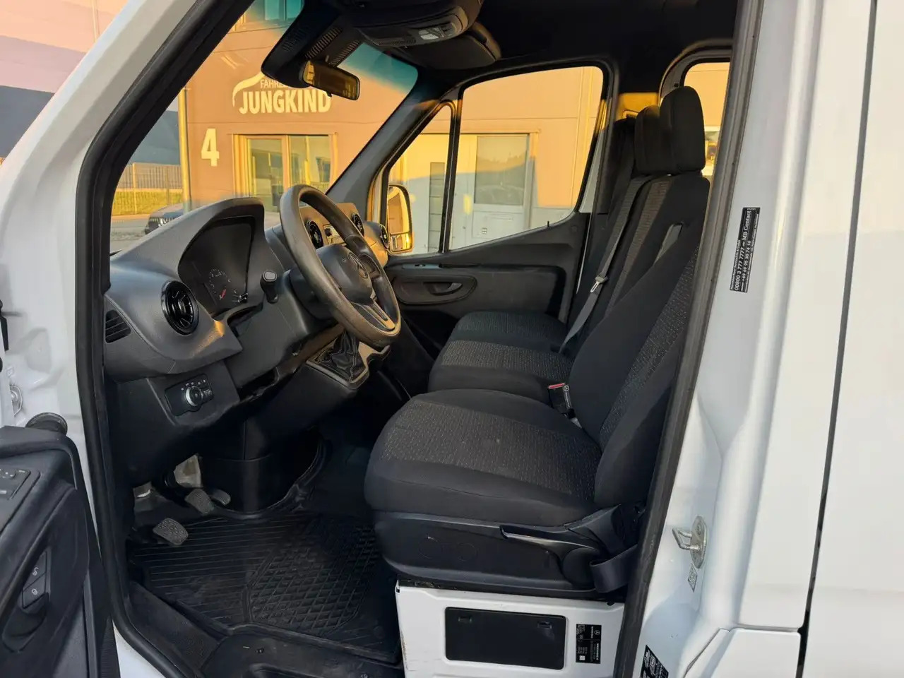 Mercedes-Benz Sprinter 317 CDI Lang DoKa Pritsche AHK 3,5t - Малотоннажный бортовой грузовик, Грузопассажирский фургон: фото 3 Mercedes-Benz Sprinter 317 CDI Lang DoKa Pritsche AHK 3,5t - Малотоннажный бортовой грузовик, Грузопассажирский фургон: фото 3
