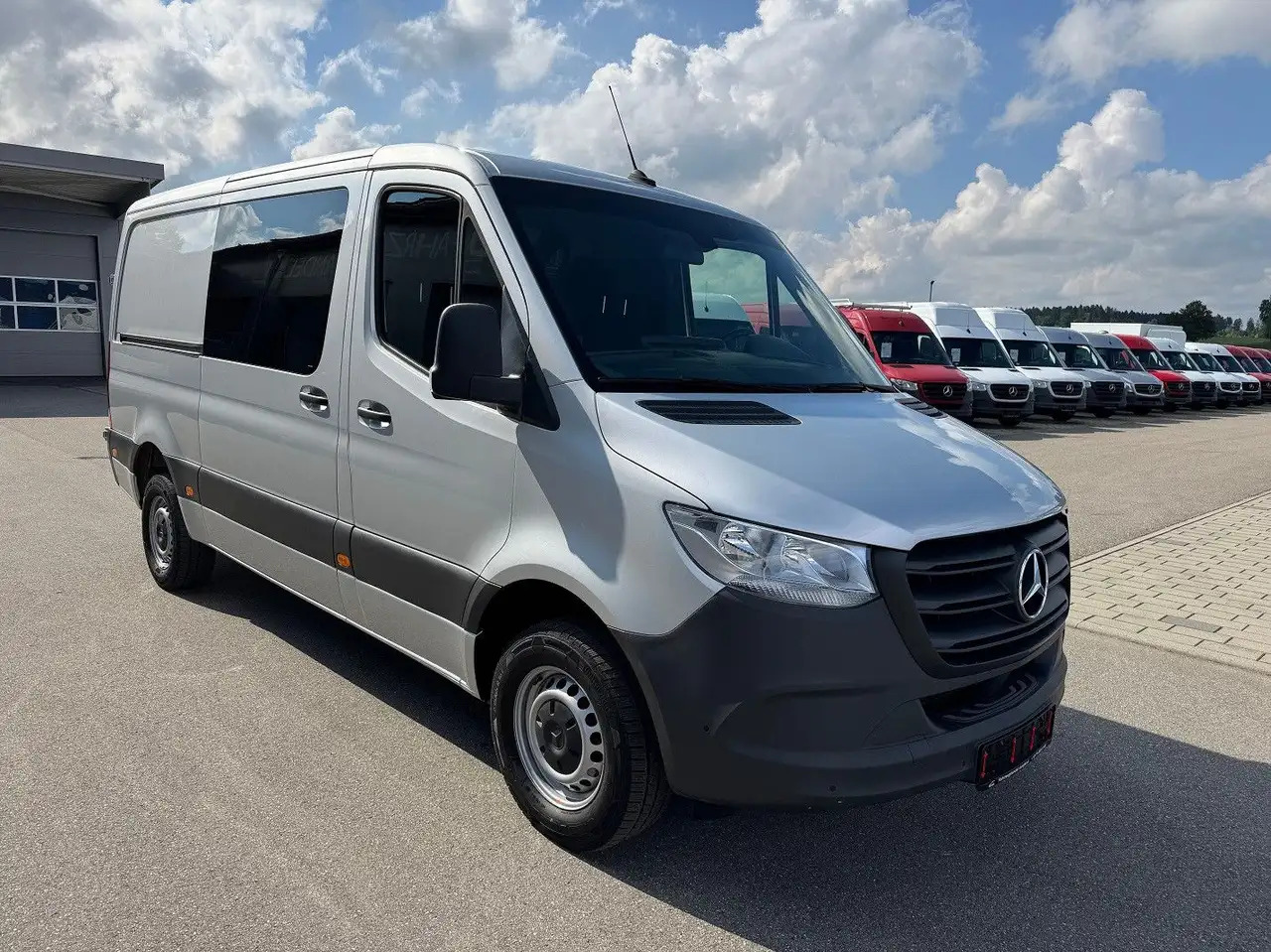 Mercedes-Benz Sprinter 317 CDI Lang Silber MBUX RWD Klima - Цельнометаллический фургон: фото 2 Mercedes-Benz Sprinter 317 CDI Lang Silber MBUX RWD Klima - Цельнометаллический фургон: фото 2