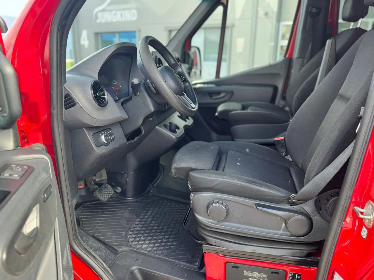 Mercedes-Benz Sprinter 317 CDI Maxi Lang Mixto AHK 3,5t MBUX - Грузопассажирский фургон: фото 4 Mercedes-Benz Sprinter 317 CDI Maxi Lang Mixto AHK 3,5t MBUX - Грузопассажирский фургон: фото 4