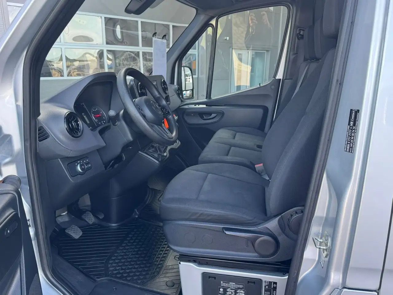 Mercedes-Benz Sprinter 317 CDI Maxi Lang Silber Klima MBUX AHK - Цельнометаллический фургон: фото 3 Mercedes-Benz Sprinter 317 CDI Maxi Lang Silber Klima MBUX AHK - Цельнометаллический фургон: фото 3