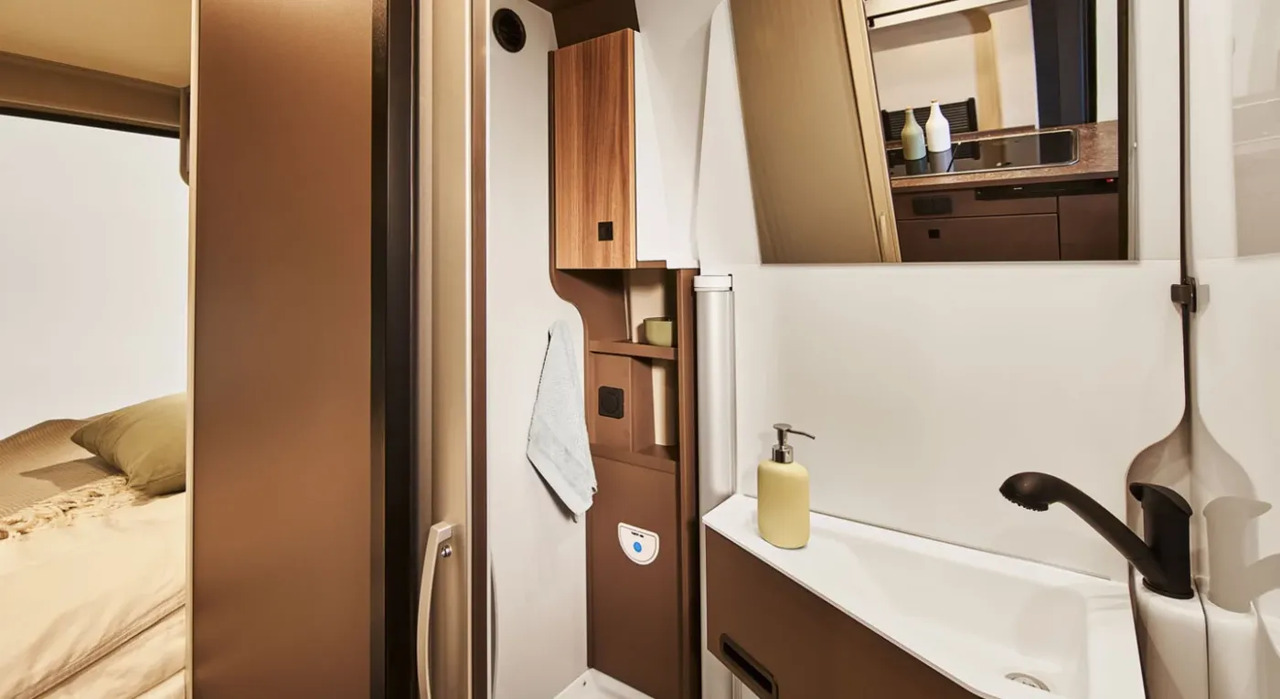 Bürstner B66 C 600 B 66  Voll ausgestattet - Кастенваген: фото 4 Bürstner B66 C 600 B 66  Voll ausgestattet - Кастенваген: фото 4