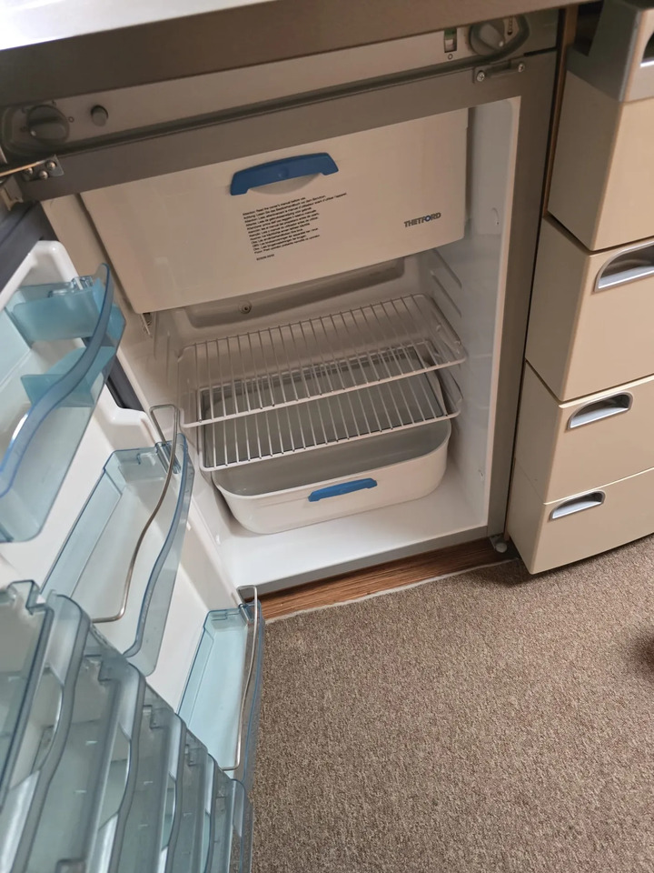 Прицеп дача Wohnwagen Hobby De Luxe 460 LU: фото 11