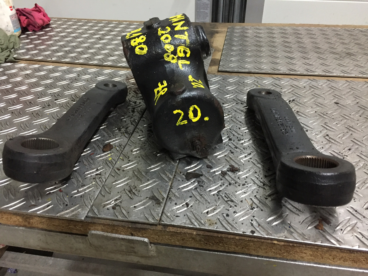 Gebrauchtes Lenkgetriebe MAN TGL, 8.180, Artikel - Nr.: 81.9999 - 9999 - Рулевой механизм для Грузовиков: фото 4 Gebrauchtes Lenkgetriebe MAN TGL, 8.180, Artikel - Nr.: 81.9999 - 9999 - Рулевой механизм для Грузовиков: фото 4