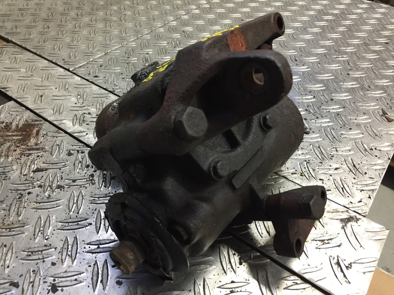 Gebrauchtes Lenkgetriebe MB 809 D, Typ LS 3 D, Artikel - Nr.: A 670 460 00 01 - Рулевой механизм для Грузовиков: фото 4 Gebrauchtes Lenkgetriebe MB 809 D, Typ LS 3 D, Artikel - Nr.: A 670 460 00 01 - Рулевой механизм для Грузовиков: фото 4