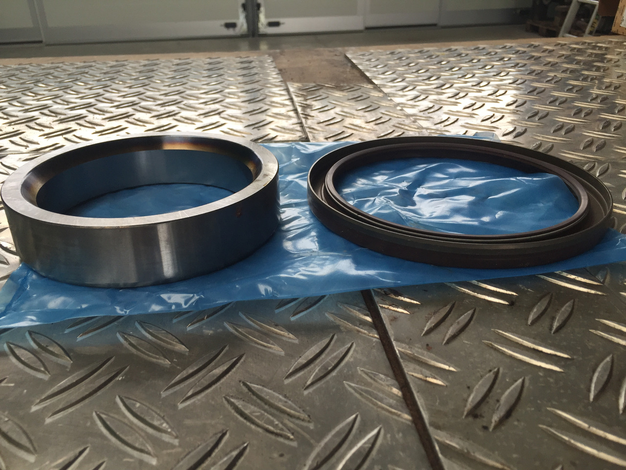 Neuwertiges MAN TGA, F 2000 Achsgetriebe, Reparatursatz, Artikel - Nr. : 81.35710 - 6016 - Коробка передач и запчасти для Грузовиков: фото 2 Neuwertiges MAN TGA, F 2000 Achsgetriebe, Reparatursatz, Artikel - Nr. : 81.35710 - 6016 - Коробка передач и запчасти для Грузовиков: фото 2