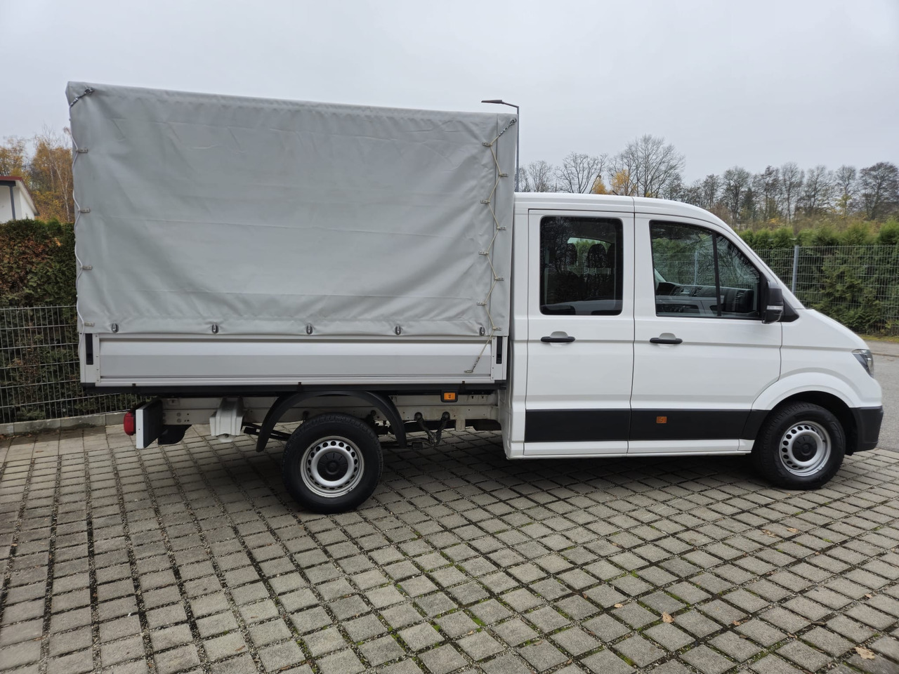 VOLKSWAGEN Crafter Pritsche 35 DOKA mittellang 4MOTION - Тентованный фургон: фото 4 VOLKSWAGEN Crafter Pritsche 35 DOKA mittellang 4MOTION - Тентованный фургон: фото 4