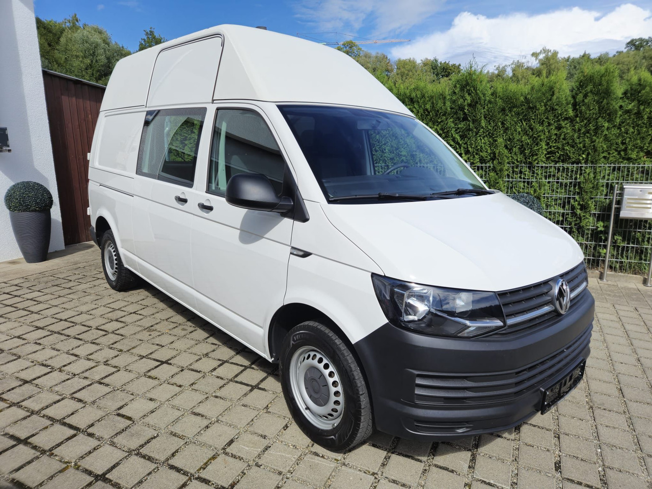 Volkswagen T6 Transporter Benzin Hochdach LR Standheizung - Легковой фургон: фото 2 Volkswagen T6 Transporter Benzin Hochdach LR Standheizung - Легковой фургон: фото 2