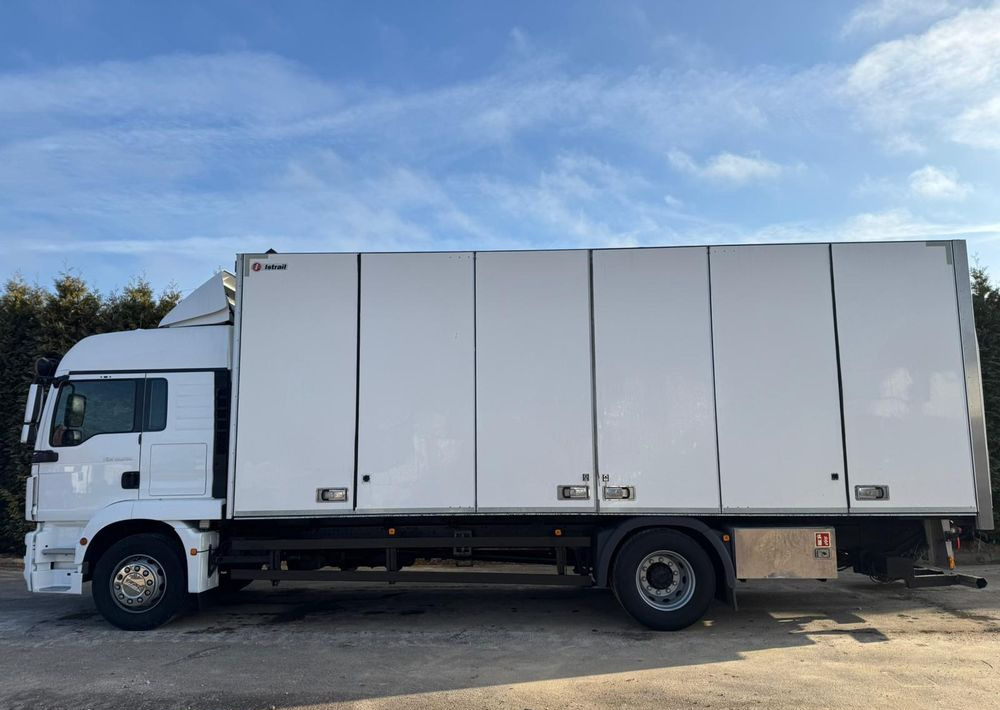 MAN MAN TGM 18.290/ IZOTERMA / OTWIERANY BOK/ /WINDA / 19 EUROPALET/ NISKI PRZEBIEG /SYPIALKA /ACC/EURO6 - Рефрижератор: фото 4 MAN MAN TGM 18.290/ IZOTERMA / OTWIERANY BOK/ /WINDA / 19 EUROPALET/ NISKI PRZEBIEG /SYPIALKA /ACC/EURO6 - Рефрижератор: фото 4