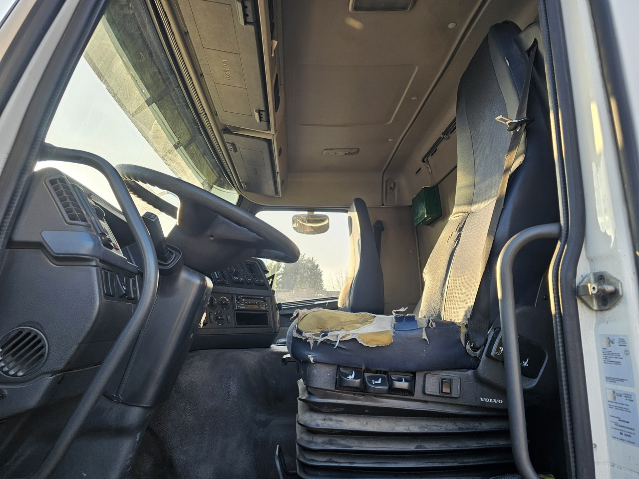 Грузовик-шасси VOLVO FM400: фото 10
