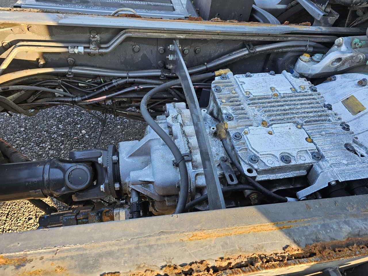 Грузовик-шасси VOLVO FM400: фото 13