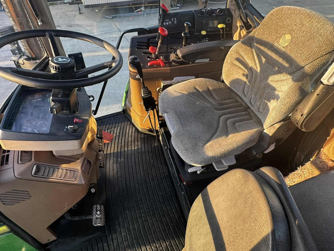 John Deere 6800 - Трактор: фото 2 John Deere 6800 - Трактор: фото 2