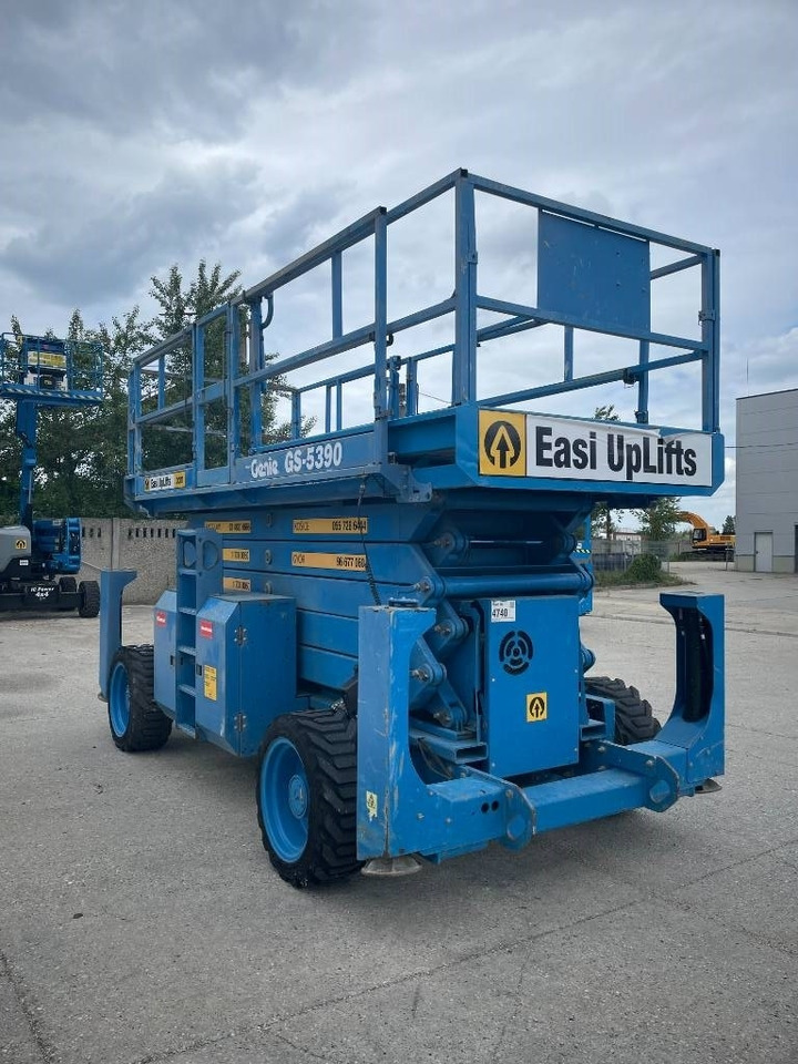 Genie GS 5390 RT - Ножничный подъемник: фото 2 Genie GS 5390 RT - Ножничный подъемник: фото 2