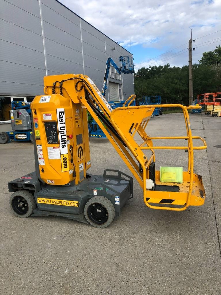 Haulotte Star 10 - Вертикальный мачтовый подъемник: фото 1 Haulotte Star 10 - Вертикальный мачтовый подъемник: фото 1