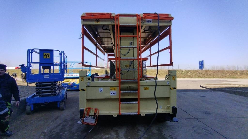 JLG 245-25 - Ножничный подъемник: фото 2 JLG 245-25 - Ножничный подъемник: фото 2