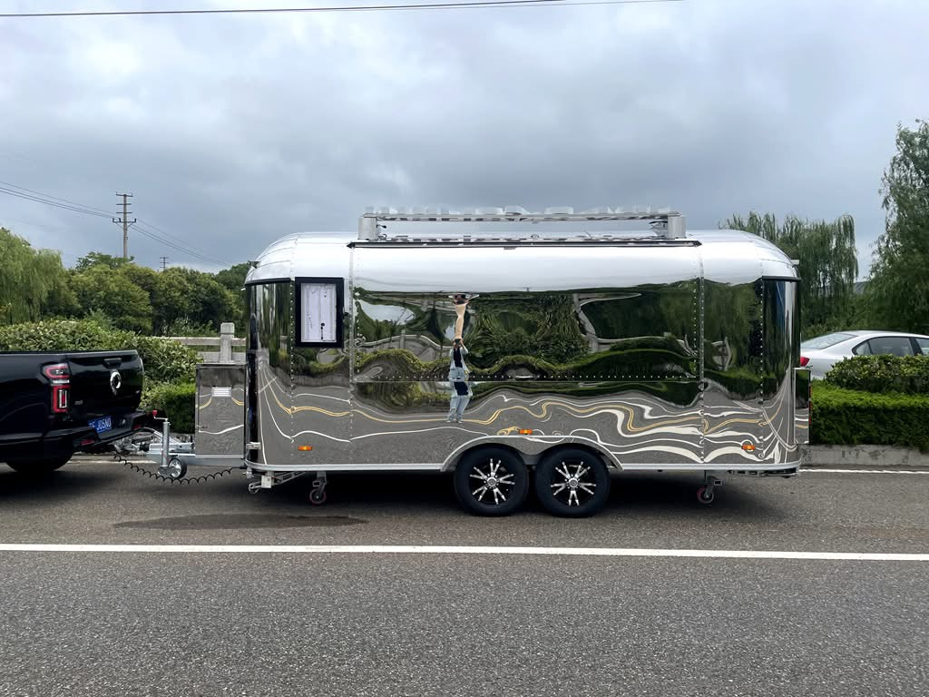 EU Standard air Stream Food Trailer Fully Equipped Food Truck Gas Food Cart Food 03 - Торговый прицеп: фото 5 EU Standard air Stream Food Trailer Fully Equipped Food Truck Gas Food Cart Food 03 - Торговый прицеп: фото 5