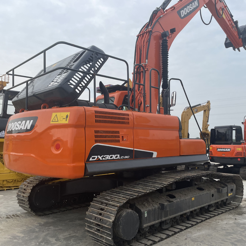 DOOSAN DX300 - Гусеничный экскаватор: фото 2 DOOSAN DX300 - Гусеничный экскаватор: фото 2