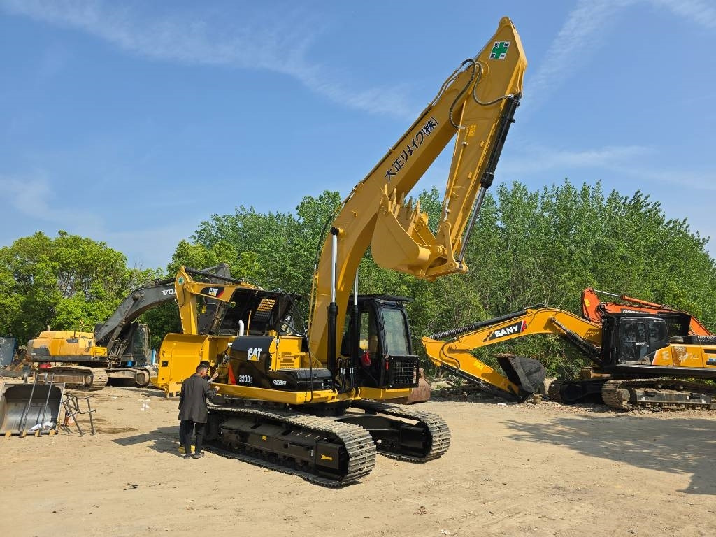 CAT 320 D 2 - Мини-экскаватор: фото 4 CAT 320 D 2 - Мини-экскаватор: фото 4