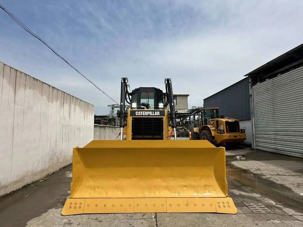 CAT D 6 R - Бульдозер: фото 2 CAT D 6 R - Бульдозер: фото 2