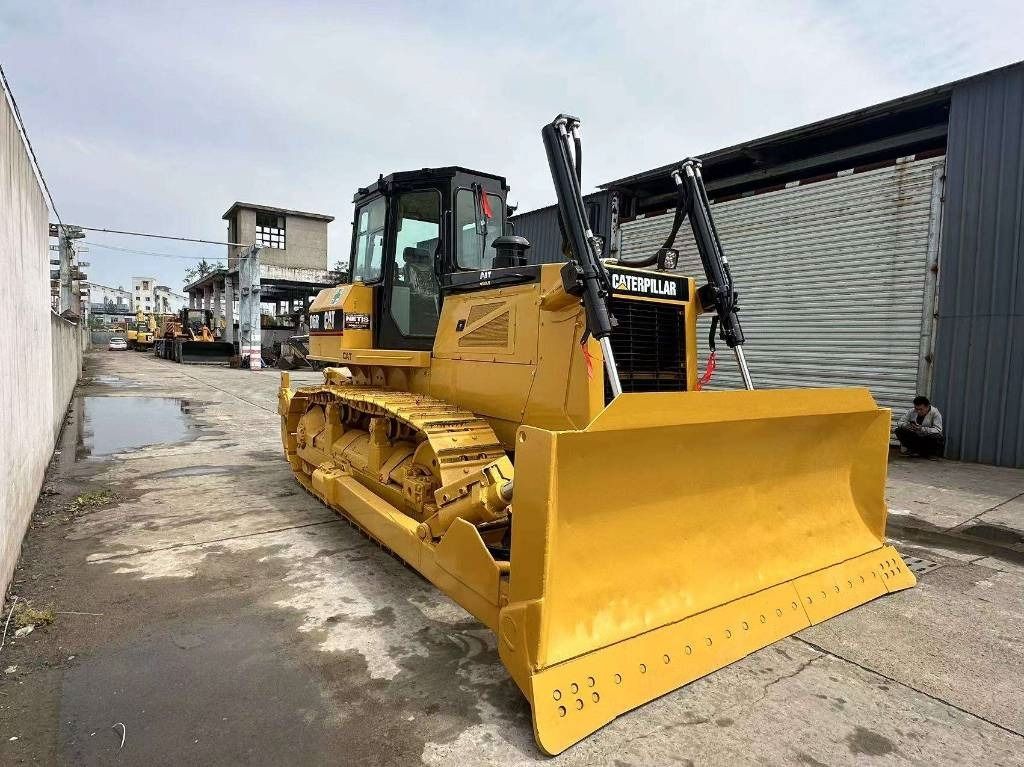 CAT D 6 R - Бульдозер: фото 1 CAT D 6 R - Бульдозер: фото 1