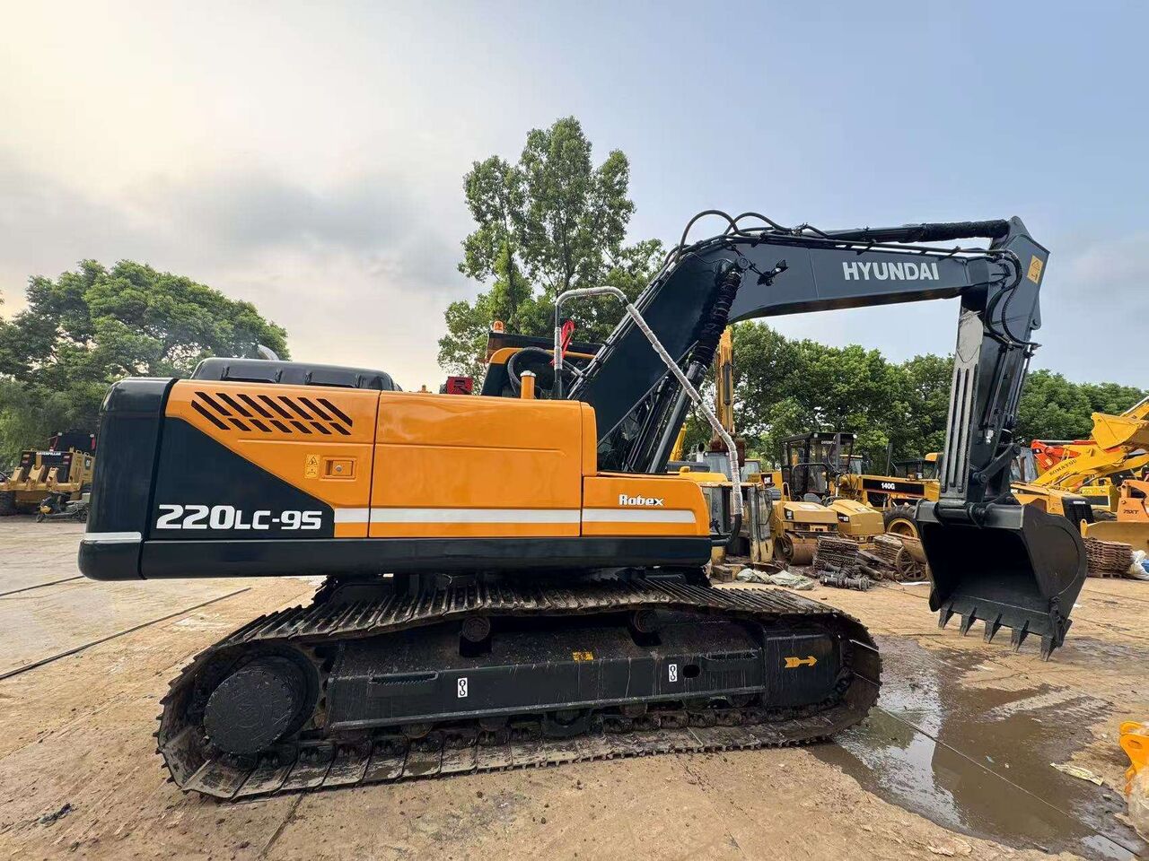 HYUNDAI R220LC-9S - Гусеничный экскаватор: фото 4 HYUNDAI R220LC-9S - Гусеничный экскаватор: фото 4