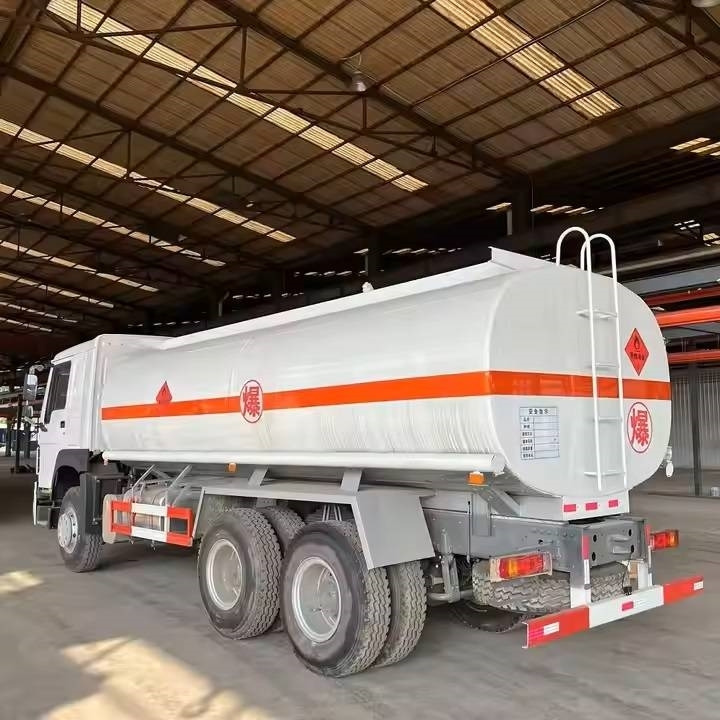 Howo 371 - Грузовик-цистерна: фото 3 Howo 371 - Грузовик-цистерна: фото 3