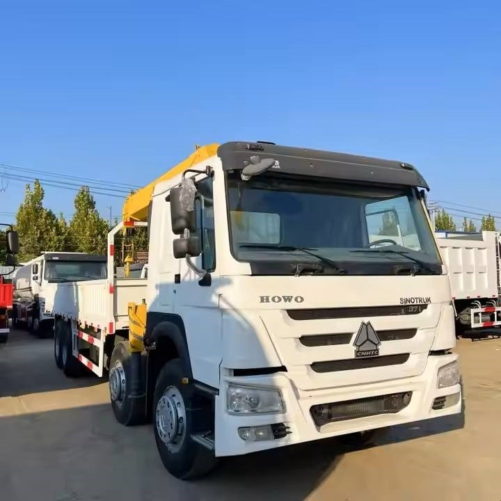 Howo 371 - Крюковой мультилифт: фото 2 Howo 371 - Крюковой мультилифт: фото 2