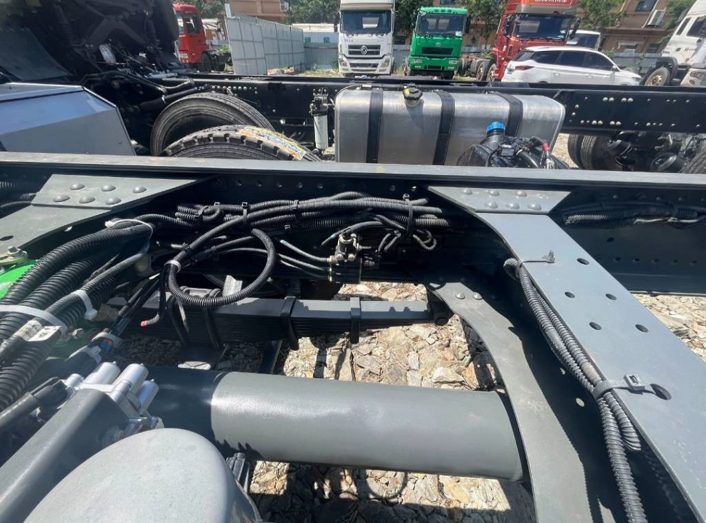 Howo 371 - Грузовик-шасси: фото 5 Howo 371 - Грузовик-шасси: фото 5