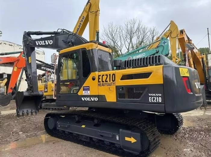 Volvo EC210D - Гусеничный экскаватор: фото 1 Volvo EC210D - Гусеничный экскаватор: фото 1