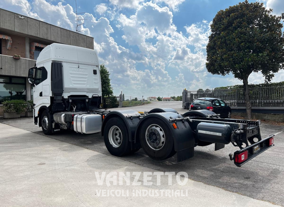 IVECO IVECO 260S51 STRALIS - Грузовик-шасси: фото 4 IVECO IVECO 260S51 STRALIS - Грузовик-шасси: фото 4