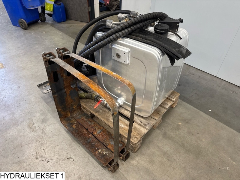 Afhymat Pump, tank and hydraulic hoses - Бак для гидравлической жидкости для Грузовиков: фото 4 Afhymat Pump, tank and hydraulic hoses - Бак для гидравлической жидкости для Грузовиков: фото 4