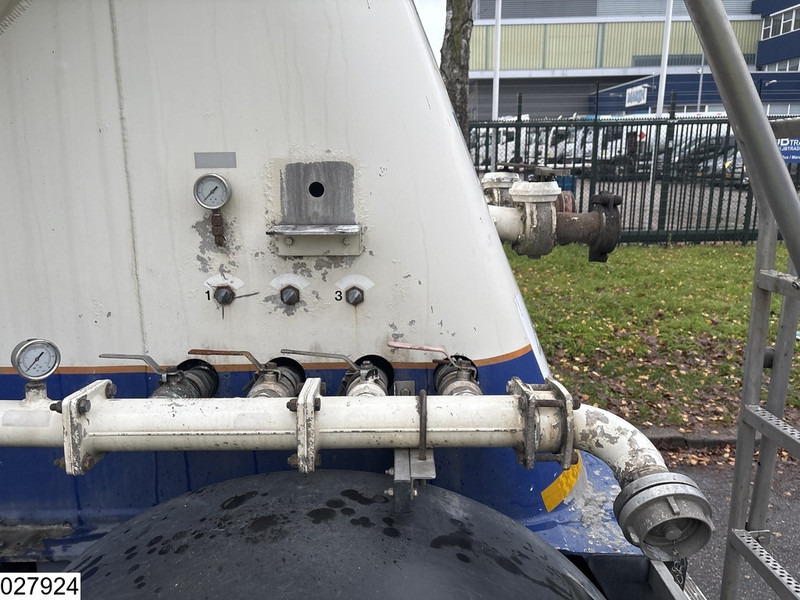 Feldbinder Silo 40.000 Liter - Полуприцеп-цистерна: фото 3 Feldbinder Silo 40.000 Liter - Полуприцеп-цистерна: фото 3