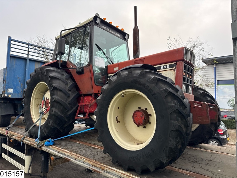 International 955A - Трактор: фото 3 International 955A - Трактор: фото 3